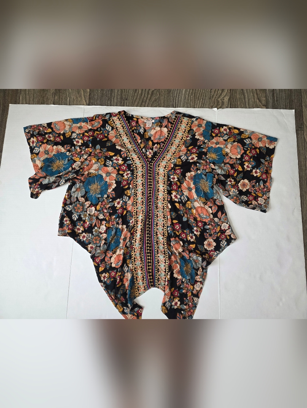 lola Black Floral V-Neck Boho Top with Blue & Coral Accents Size L. Used.